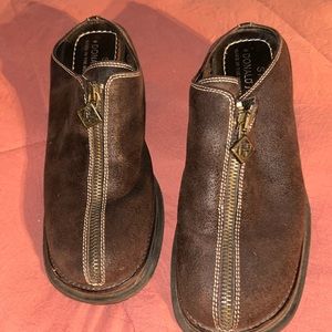 Donald J. Plainer clogs